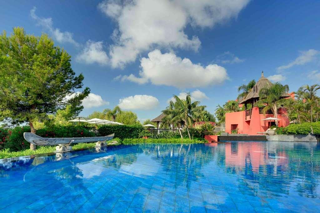 Asia Gardens Hotel & Thai Spa, A Royal Hideaway Hotel Финестрат Съоръжения снимка The pool at the resort