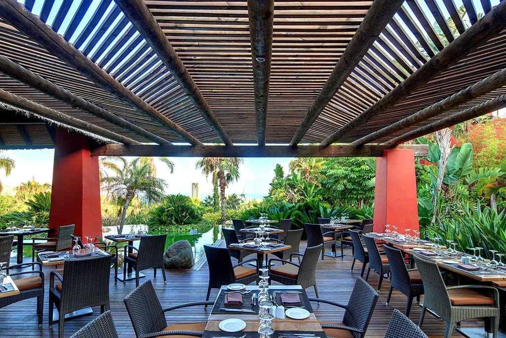 Asia Gardens Hotel & Thai Spa, A Royal Hideaway Hotel Финестрат Ресторант снимка The restaurant at the hotel
