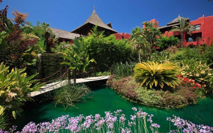 Asia Gardens Hotel & Thai Spa, A Royal Hideaway Hotel Финестрат Екстериор снимка