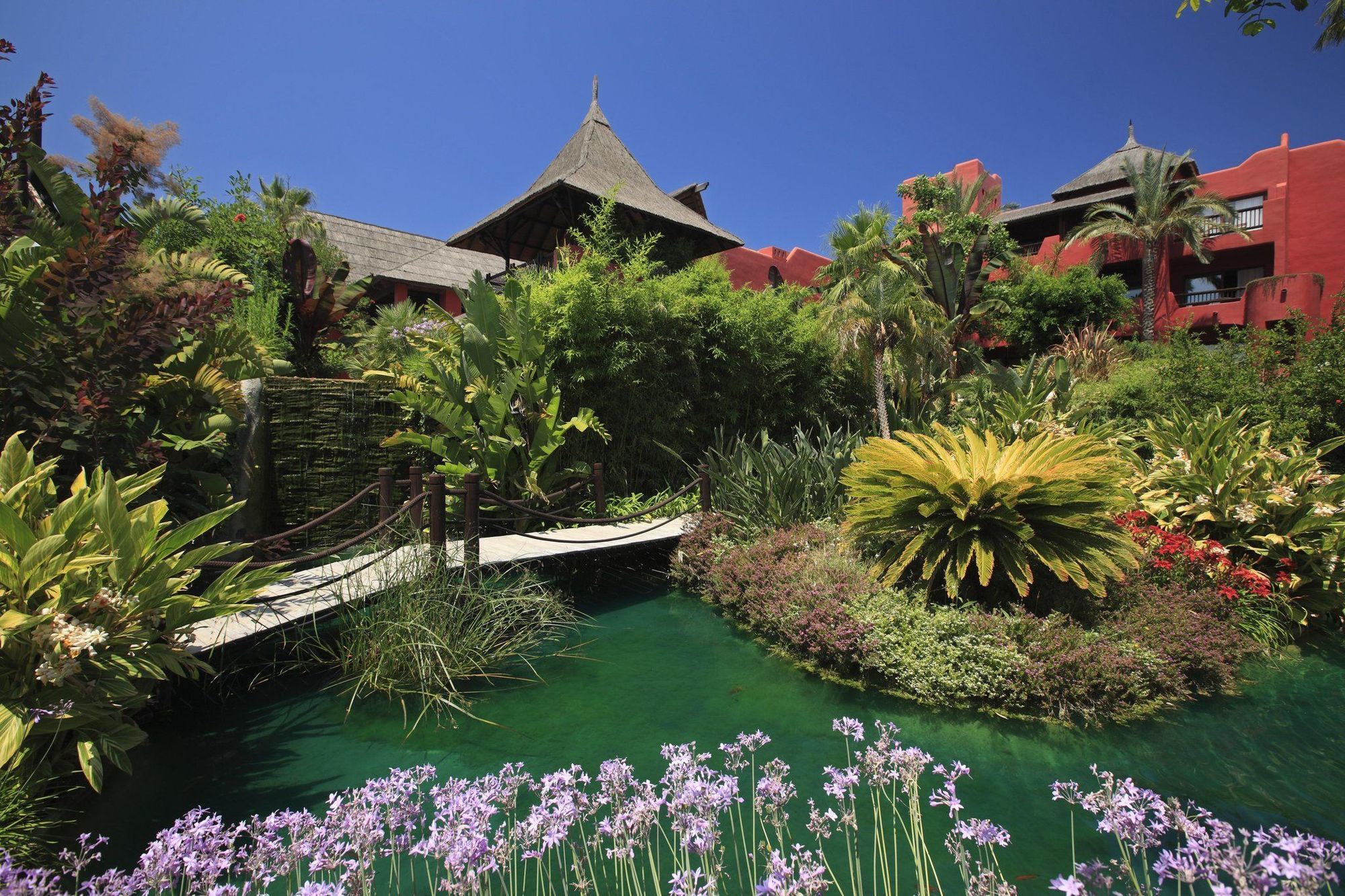 Asia Gardens Hotel & Thai Spa, A Royal Hideaway Hotel Финестрат Екстериор снимка The resort's gardens