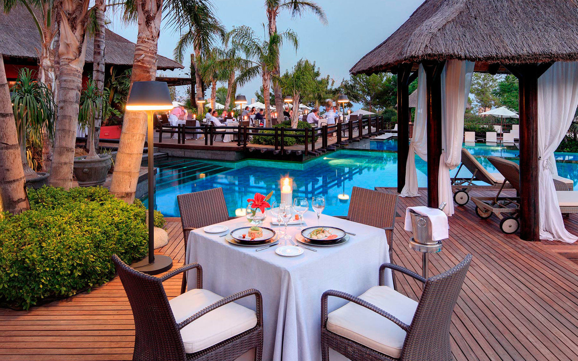 Asia Gardens Hotel & Thai Spa, A Royal Hideaway Hotel Финестрат Ресторант снимка The Village