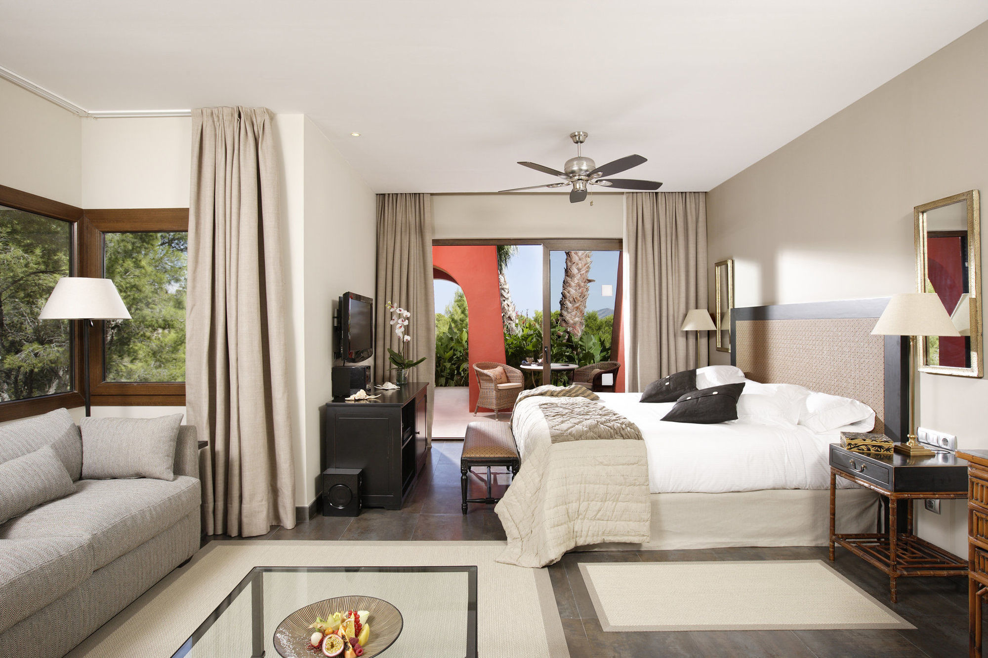 Asia Gardens Hotel & Thai Spa, A Royal Hideaway Hotel Финестрат Стая снимка A room at the hotel
