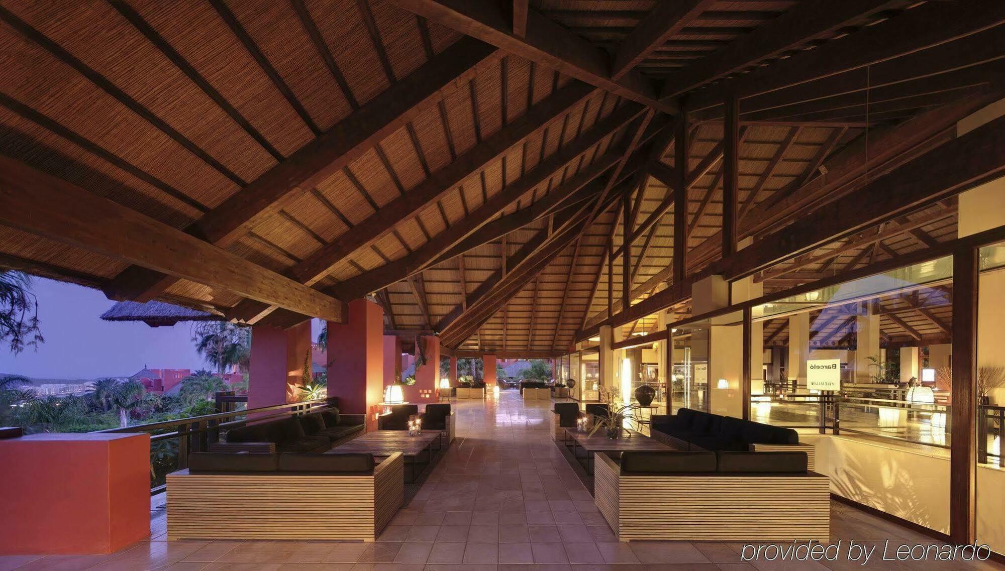 Asia Gardens Hotel & Thai Spa, A Royal Hideaway Hotel Финестрат Интериор снимка The lobby of the resort